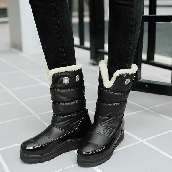 Flat Round Toe Snow Calf Boots